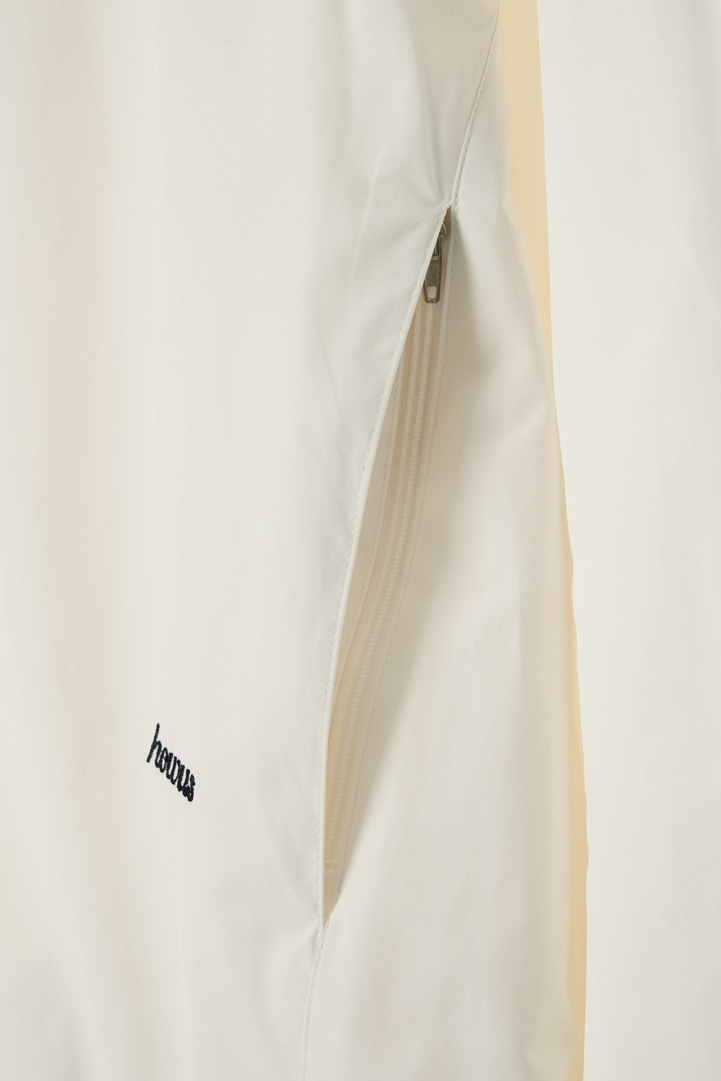 color_ivory