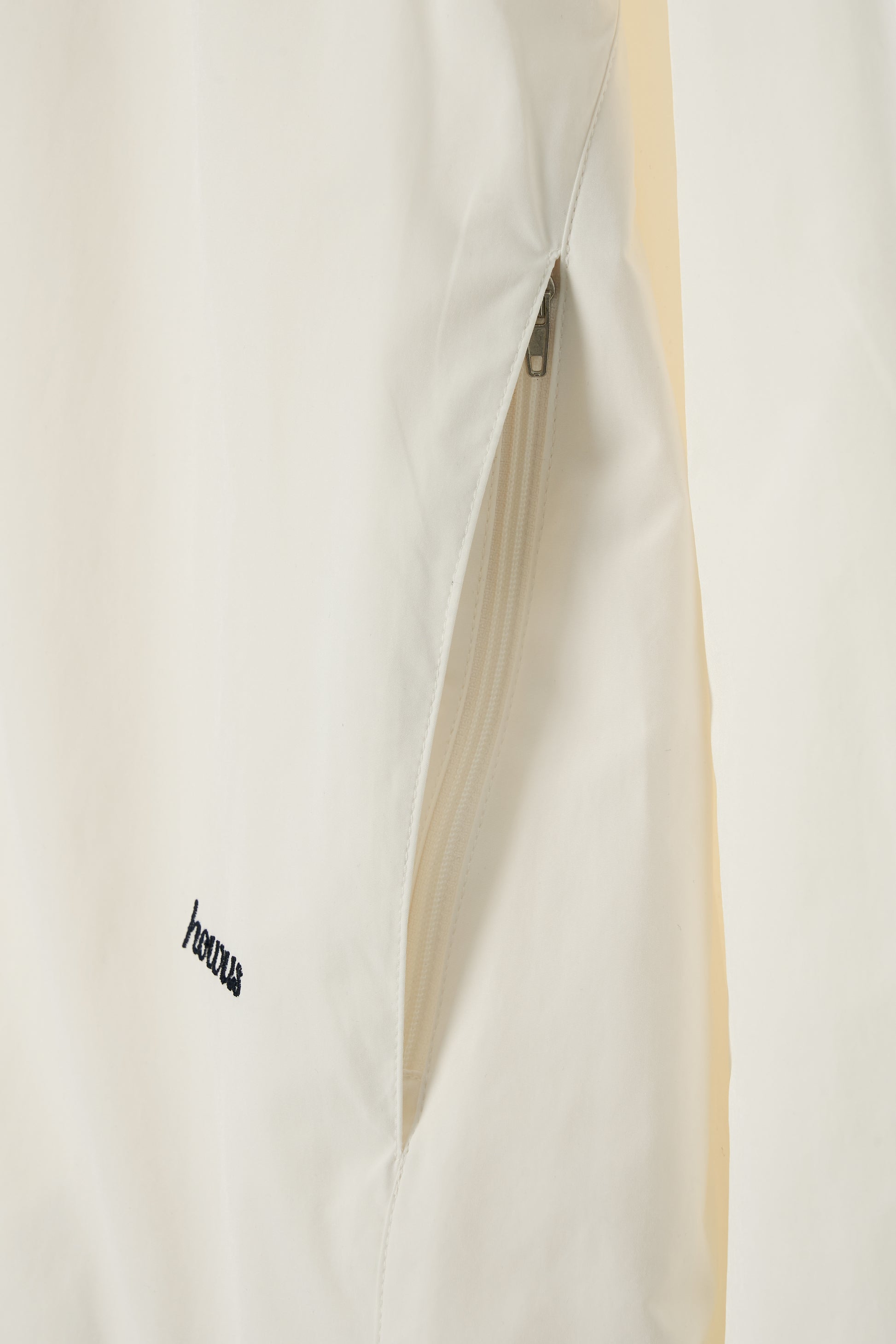 color_ivory