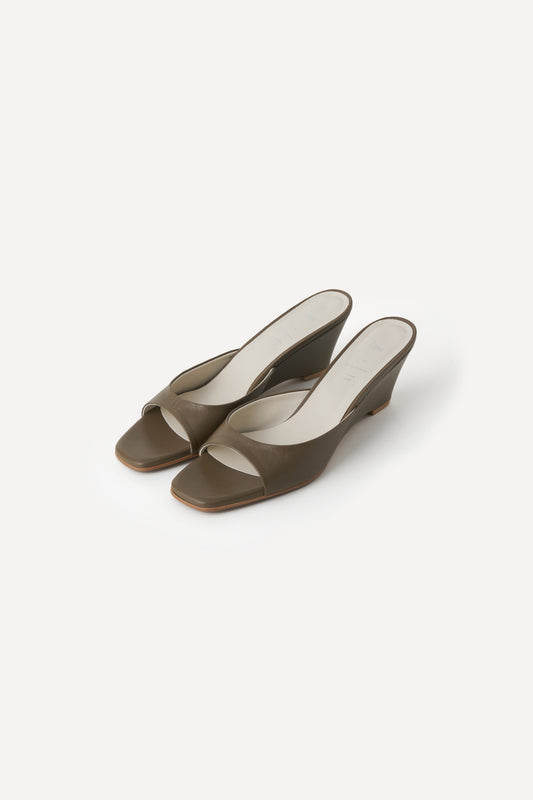 color_khaki