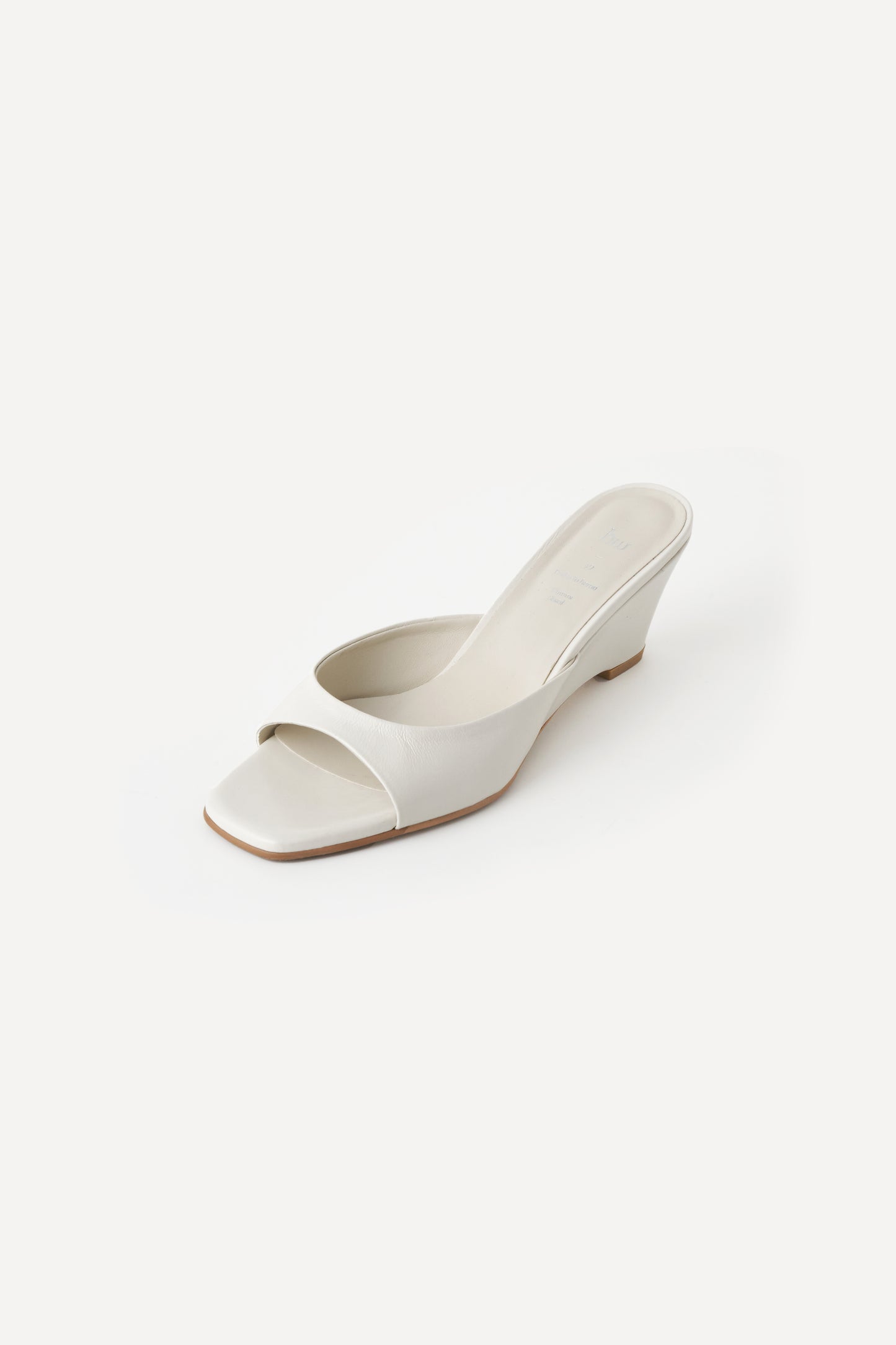 color_ivory