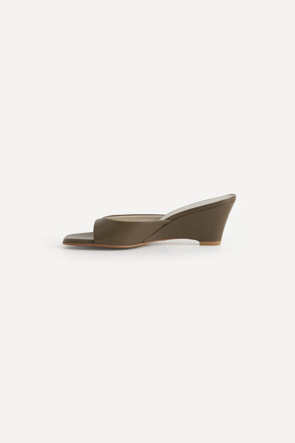 color_khaki