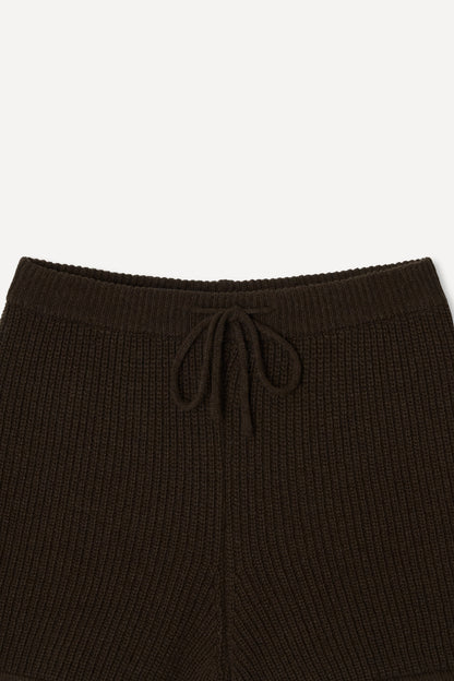 color_brown