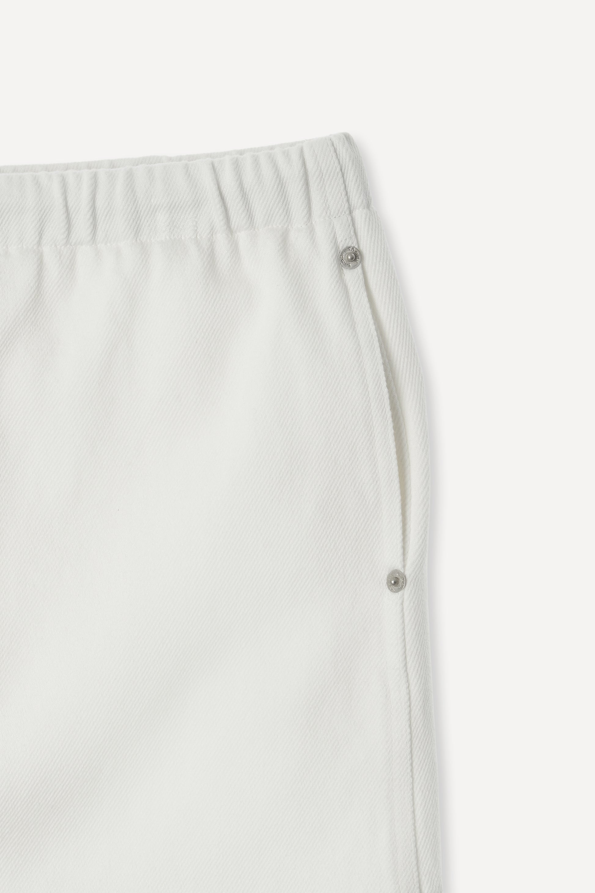 color_off_white