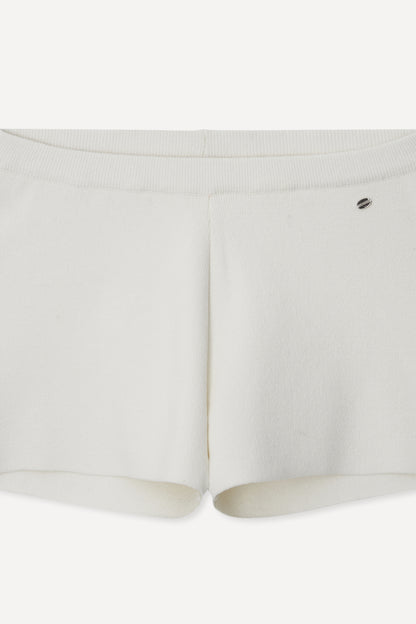 color_ivory